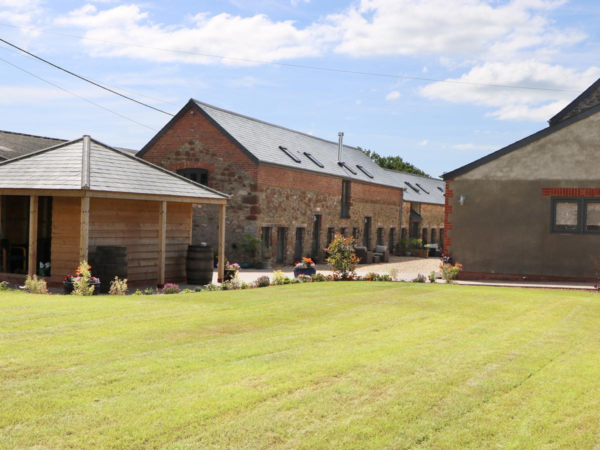 Swallows Barn บริกแซม ภายนอก รูปภาพ