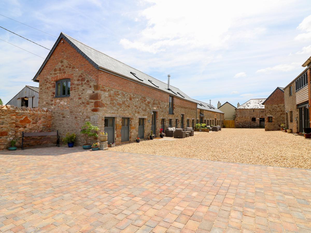 Swallows Barn บริกแซม ภายนอก รูปภาพ